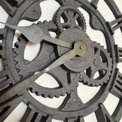 LOT 20L: Howard Miller Allenton Polyresin Gear Wall Clock