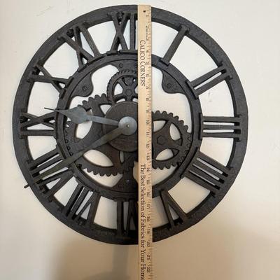 LOT 20L: Howard Miller Allenton Polyresin Gear Wall Clock