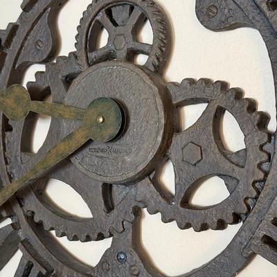 LOT 20L: Howard Miller Allenton Polyresin Gear Wall Clock