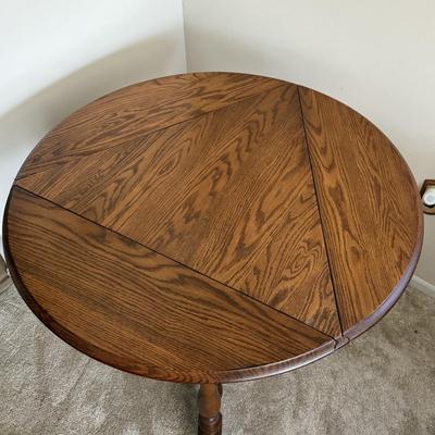 LOT 22L: Pennsylvania House Triangle Drop Leaf Table