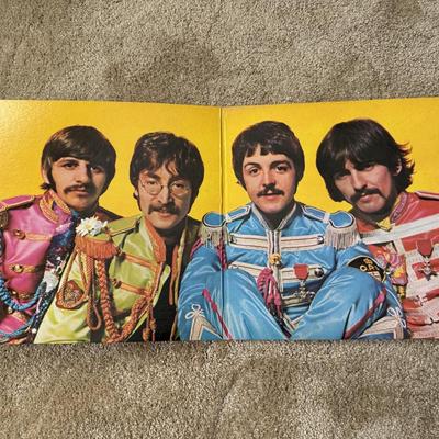 LOT 24L: The Beatles Vinyl Records: Sgt. Peppers Lonely Hearts Band & Rubber Soul