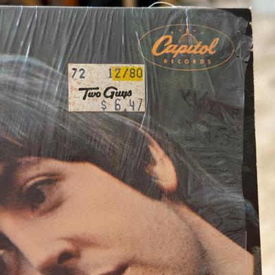 LOT 24L: The Beatles Vinyl Records: Sgt. Peppers Lonely Hearts Band & Rubber Soul