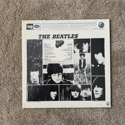 LOT 24L: The Beatles Vinyl Records: Sgt. Peppers Lonely Hearts Band & Rubber Soul