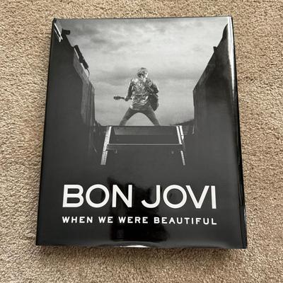 LOT 27L: Vinyl Records: The Doors, Boston, Bon Jovi, Chicago, Queen & The Rolling Stones