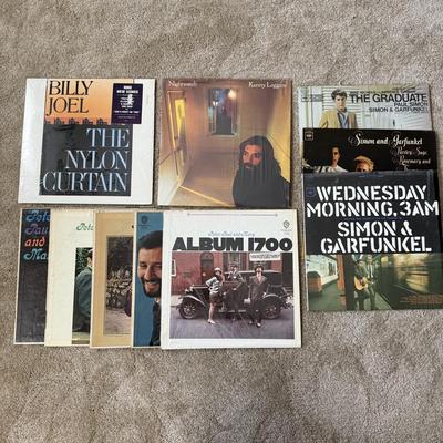 LOT 29L: Vinyl Records: Simon & Garfunkel, Billy Joel, Peter Paul & Mary