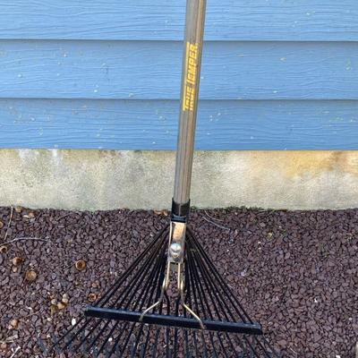 LOT 31G: Garden Tool Collection - Ames, Craftsman, Green Thumb and True Temper