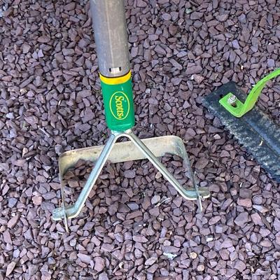 LOT 31G: Garden Tool Collection - Ames, Craftsman, Green Thumb and True Temper