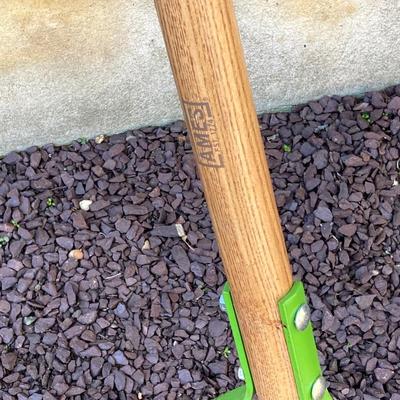 LOT 31G: Garden Tool Collection - Ames, Craftsman, Green Thumb and True Temper