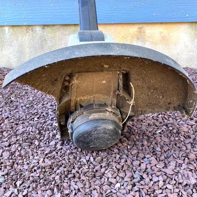 LOT 32G: Craftsman High Limb Cutter, Craftsman 15 Weed Trimmer, Fiskars Longneck Grass Shears and Quickie 16" Telescopic Utility Pole