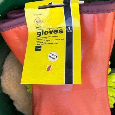 LOT 34G: Sears Buffer Polisher Model # 315.10670 in Original Case, Polishing Bonnet, Bucket, Rubber Gloves with Cleaning / Care Supplies