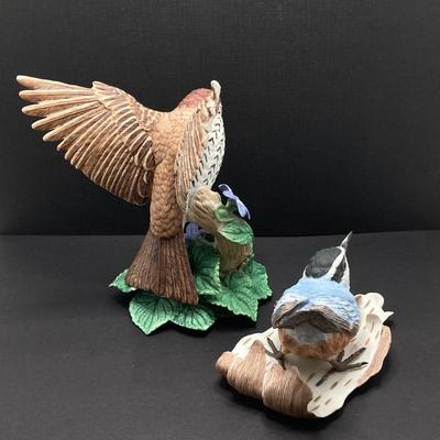 LOT 40G: Lenox Fine Porcelain Wood Thrush and Red-breasted Nuthatch Bird Figurines