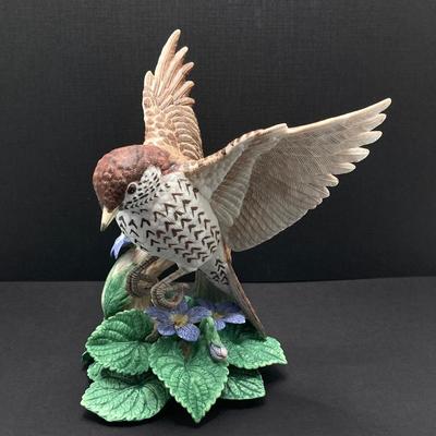 LOT 40G: Lenox Fine Porcelain Wood Thrush and Red-breasted Nuthatch Bird Figurines