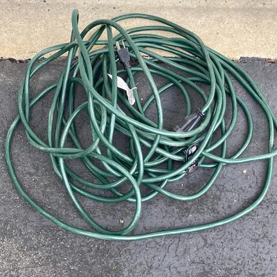 LOT 51G: Black & Decker Super Vac N' Mulch Blower / Vacuum BV 2000 Type 6 and Hedge Trimmer TR165 Type 2, Extension Cord and Two...