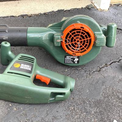 LOT 51G: Black & Decker Super Vac N' Mulch Blower / Vacuum BV 2000 Type 6 and Hedge Trimmer TR165 Type 2, Extension Cord and Two...