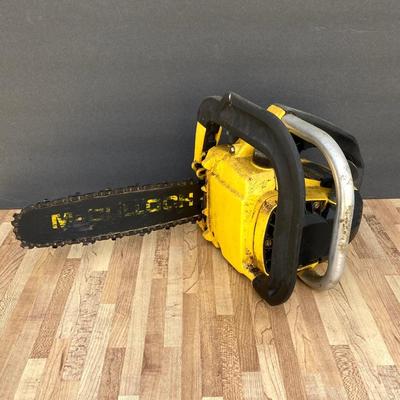 LOT 53G: McCulloch Mac 110 Automatic Chain Oiling Gasoline Chain Saw