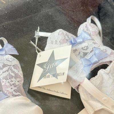 LOT 67L: Ashton-Drake Galleries Mel Odom Gene "Pin Up" Doll w/ Box & NIP Costume