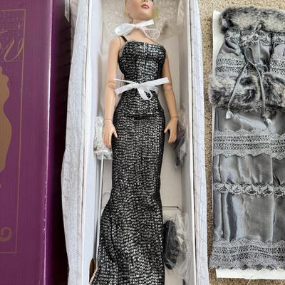 LOT 73L: Tonner Tyler Wentworth Collection "Pure Platinum Sydney" 16-inch Articulated Fashion Doll w/ Coat