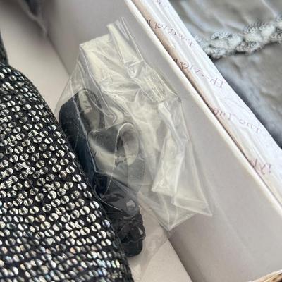 LOT 73L: Tonner Tyler Wentworth Collection "Pure Platinum Sydney" 16-inch Articulated Fashion Doll w/ Coat