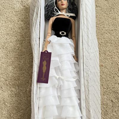 LOT 74L: Tonner Tyler Wentworth Collection "Manhattan Spark" 16-inch Articulated Fashion Doll w/ COA (LE 500)