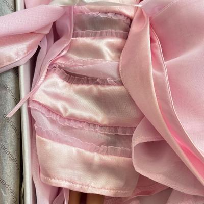 LOT 75L: Tonner Tyler Wentworth Alice in Wonderland Collection "Basic Sweetheart" 16-inch Articulated Fashion Doll