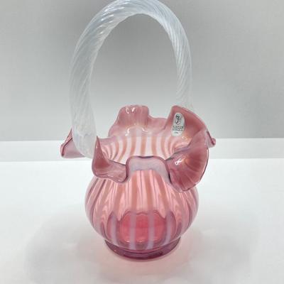 LOT 85K: Beautiful Pair of Fenton Art Glass Ruffled Top Baskets