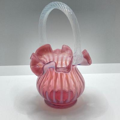 LOT 85K: Beautiful Pair of Fenton Art Glass Ruffled Top Baskets