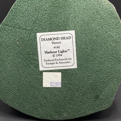 LOT 89K: Harbour Lights Lighthouses - St. Simons Georgia #137 (1993 Collector Edition) and Diamond Head Hawaii #140