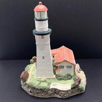 LOT 89K: Harbour Lights Lighthouses - St. Simons Georgia #137 (1993 Collector Edition) and Diamond Head Hawaii #140