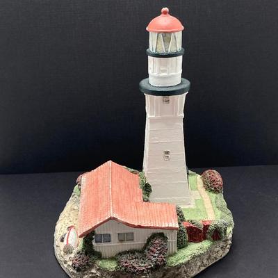 LOT 89K: Harbour Lights Lighthouses - St. Simons Georgia #137 (1993 Collector Edition) and Diamond Head Hawaii #140