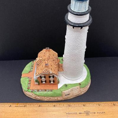 LOT 89K: Harbour Lights Lighthouses - St. Simons Georgia #137 (1993 Collector Edition) and Diamond Head Hawaii #140