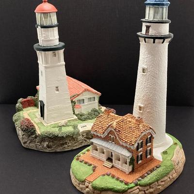 LOT 89K: Harbour Lights Lighthouses - St. Simons Georgia #137 (1993 Collector Edition) and Diamond Head Hawaii #140