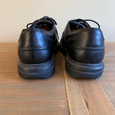 LOT 91 Z: Men's Timberland Leather Work Shoes & NIB Kamik Nationplus Work Boots