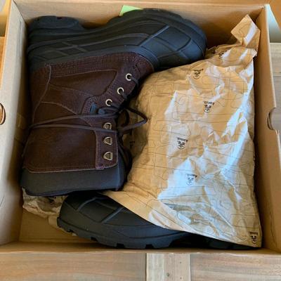 LOT 91 Z: Men's Timberland Leather Work Shoes & NIB Kamik Nationplus Work Boots