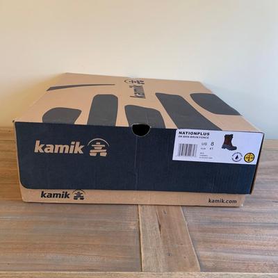 LOT 91 Z: Men's Timberland Leather Work Shoes & NIB Kamik Nationplus Work Boots