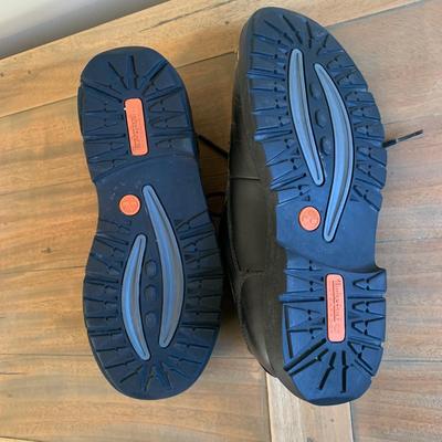 LOT 91 Z: Men's Timberland Leather Work Shoes & NIB Kamik Nationplus Work Boots