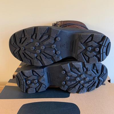 LOT 91 Z: Men's Timberland Leather Work Shoes & NIB Kamik Nationplus Work Boots