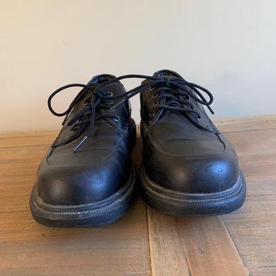 LOT 91 Z: Men's Timberland Leather Work Shoes & NIB Kamik Nationplus Work Boots