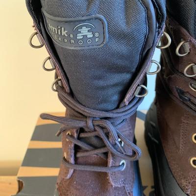 LOT 91 Z: Men's Timberland Leather Work Shoes & NIB Kamik Nationplus Work Boots