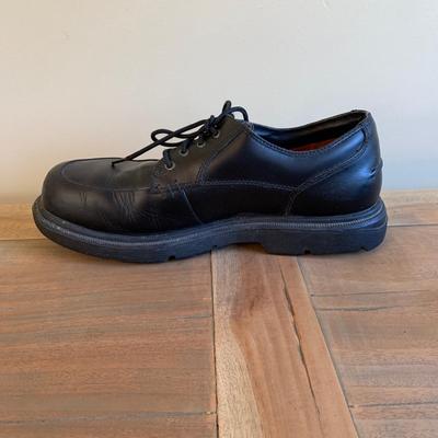 LOT 91 Z: Men's Timberland Leather Work Shoes & NIB Kamik Nationplus Work Boots