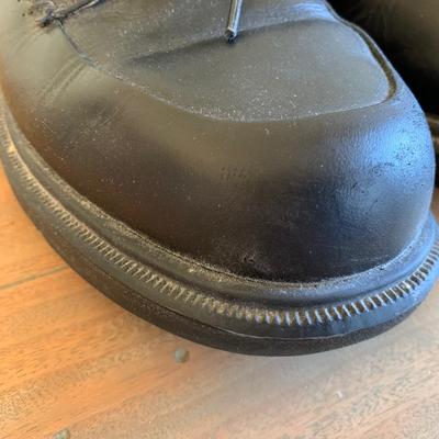 LOT 91 Z: Men's Timberland Leather Work Shoes & NIB Kamik Nationplus Work Boots