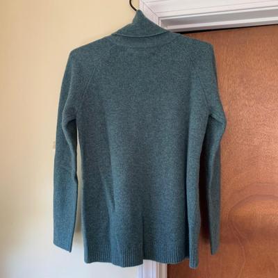 LOT 95 Z: Max Studio Clothing Collection; Cashmere & Modal Turtlenecks, Tank Tops, Long Sleeve Shirts, & Cardigan