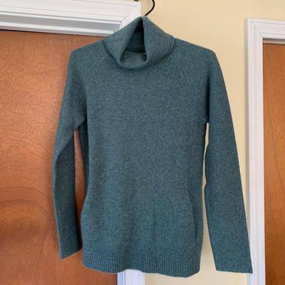 LOT 95 Z: Max Studio Clothing Collection; Cashmere & Modal Turtlenecks, Tank Tops, Long Sleeve Shirts, & Cardigan