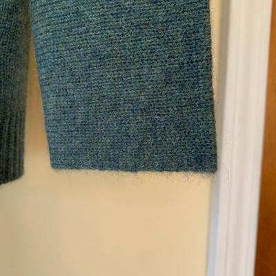 LOT 95 Z: Max Studio Clothing Collection; Cashmere & Modal Turtlenecks, Tank Tops, Long Sleeve Shirts, & Cardigan