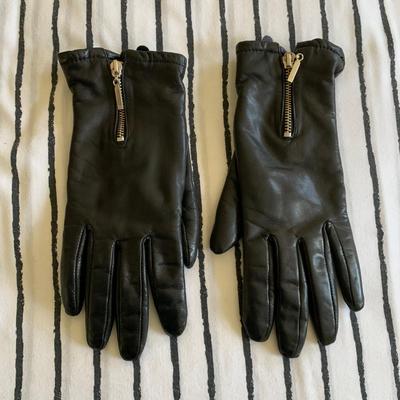LOT 97 Z: Women's Leather Glove Collection; Isotoner by Aris, Ralph Lauren, & Thinsulate