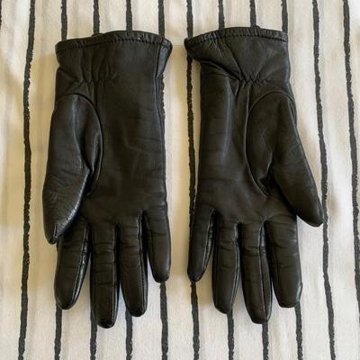 LOT 97 Z: Women's Leather Glove Collection; Isotoner by Aris, Ralph Lauren, & Thinsulate