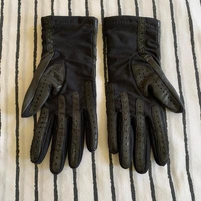 LOT 97 Z: Women's Leather Glove Collection; Isotoner by Aris, Ralph Lauren, & Thinsulate