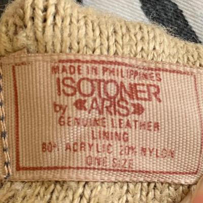 LOT 97 Z: Women's Leather Glove Collection; Isotoner by Aris, Ralph Lauren, & Thinsulate