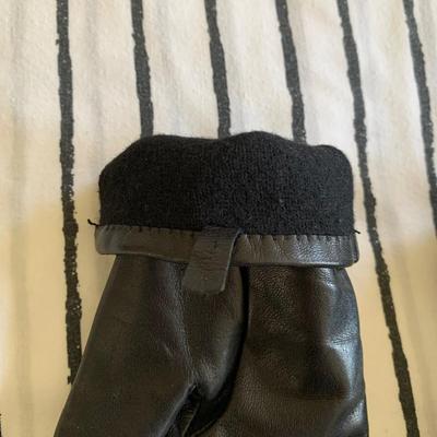 LOT 97 Z: Women's Leather Glove Collection; Isotoner by Aris, Ralph Lauren, & Thinsulate