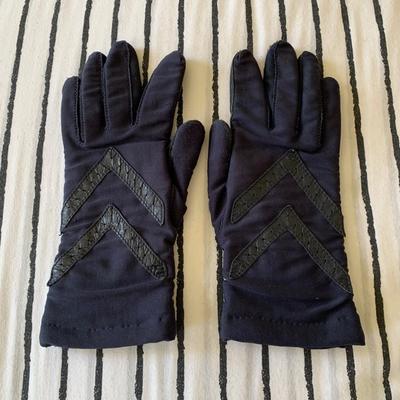 LOT 99 Z: Women's Glove Collection; Lauren by Ralph Lauren & Isotoner