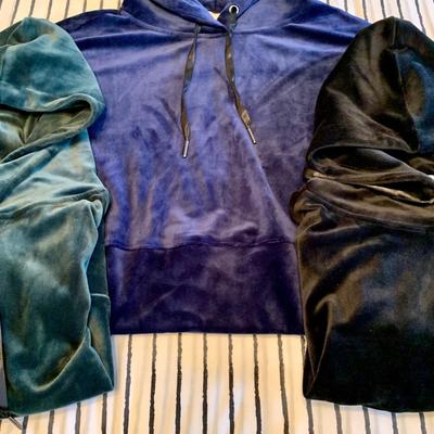 LOT 105 Z: Clothing Collection; Philosophy & Theory